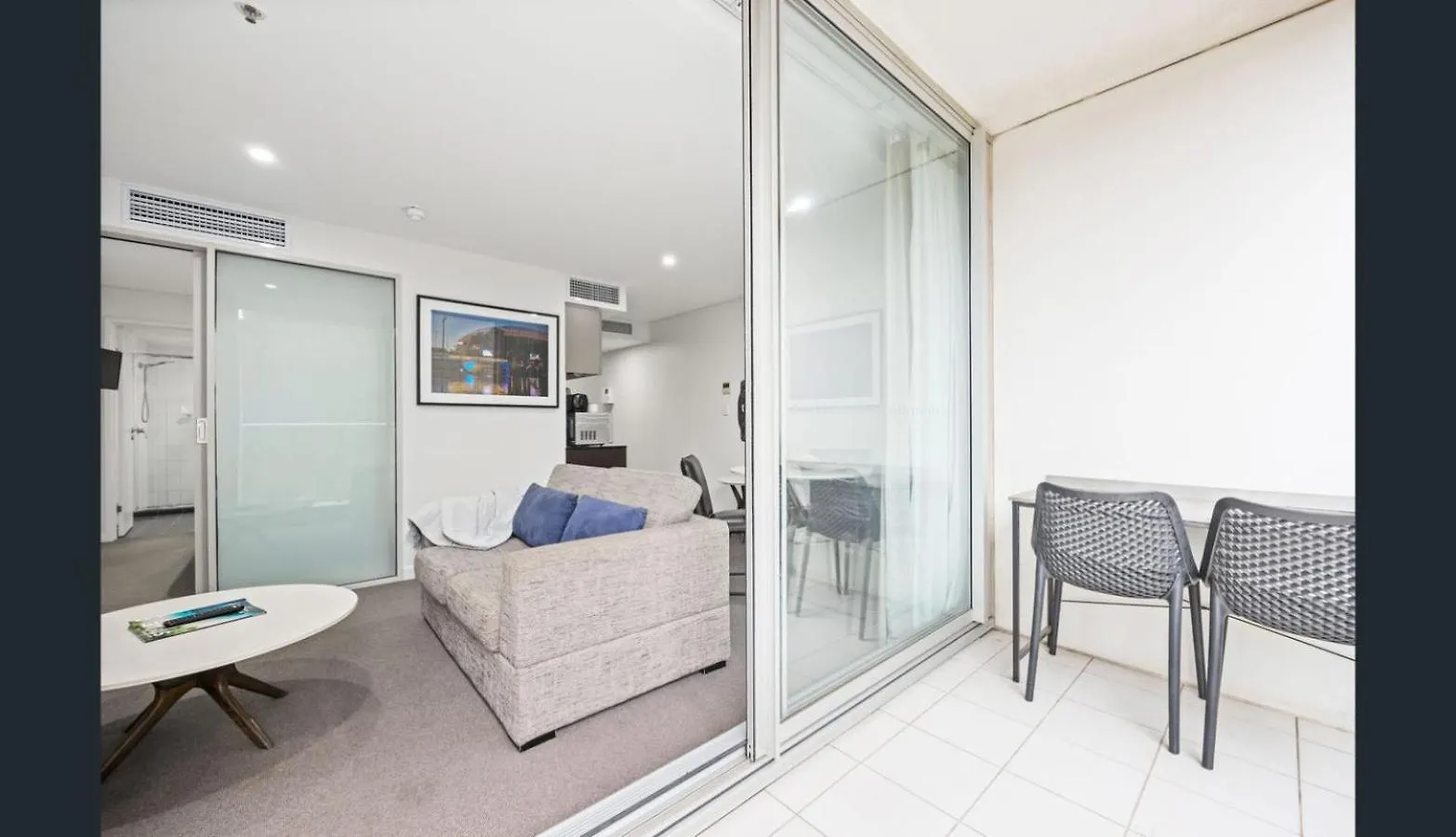 Apartment Happy Bnb Deluxe Suit In Adelaide Cbd