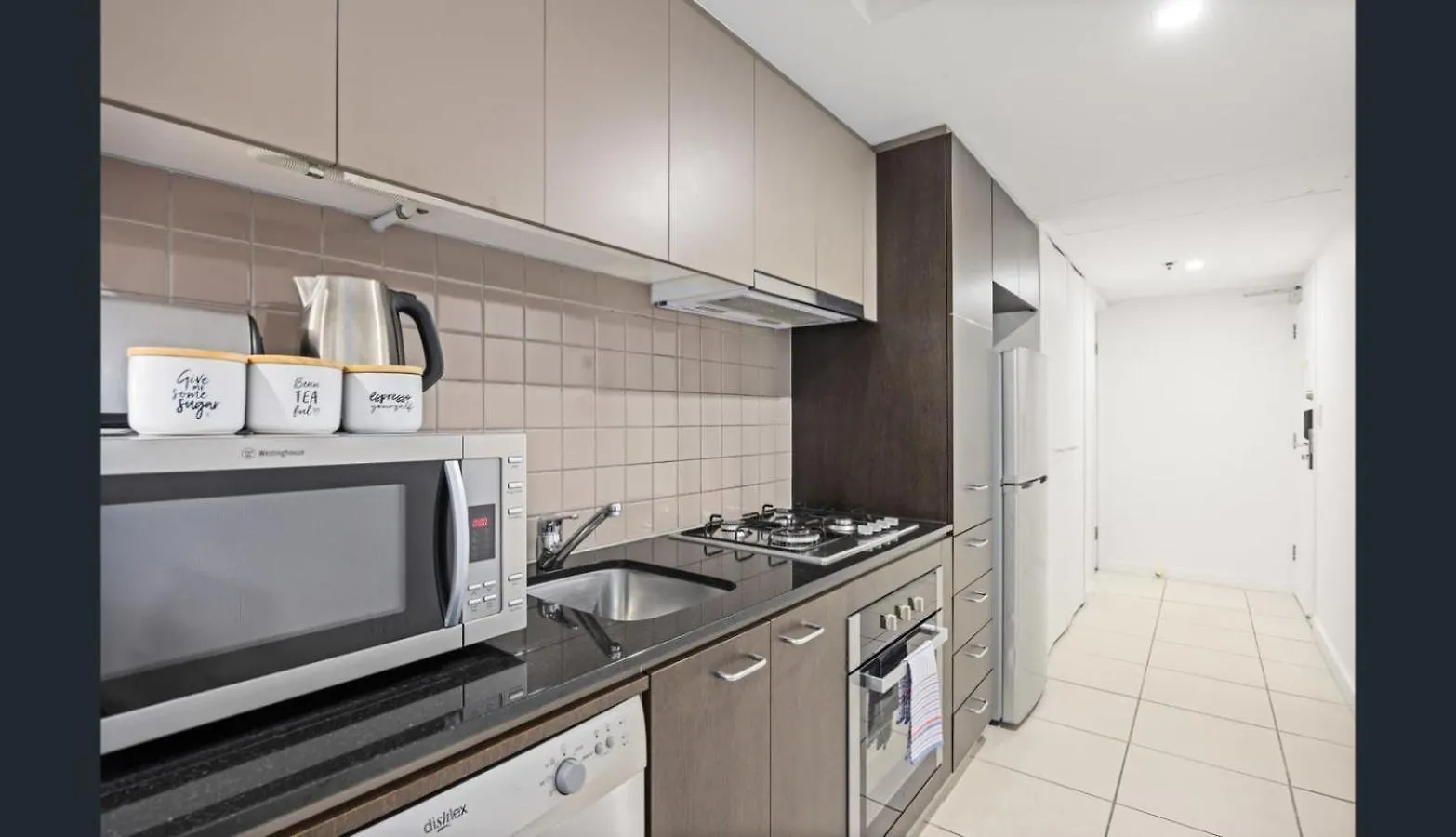 Happy Bnb Deluxe Suit In Adelaide Cbd Australia
