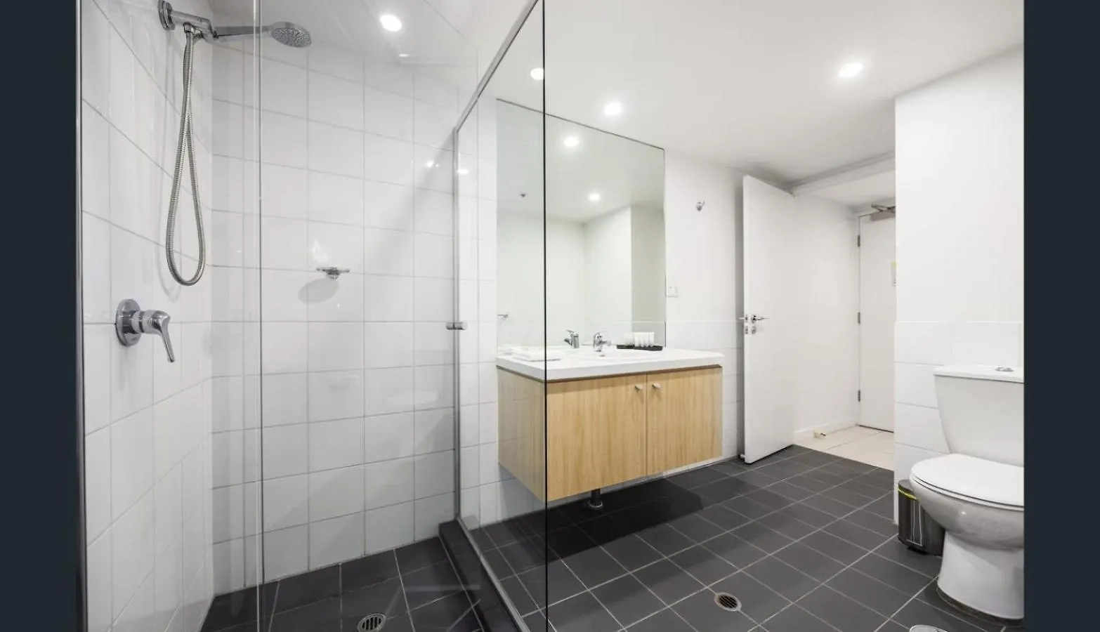 Happy Bnb Deluxe Suit In Adelaide Cbd Apartment